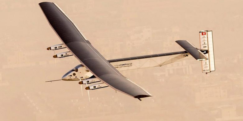 Avião movido a energia solar conclui primeira etapa de volta ao mundo