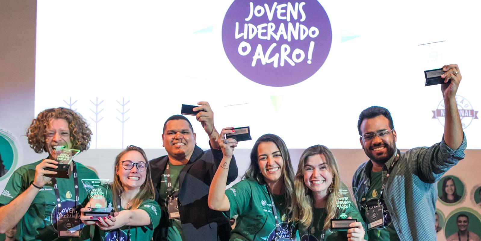 Enielson Almeida fica entre os seis finalistas com o melhor potencial de liderança da 3ª edição do Programa CNA Jovem