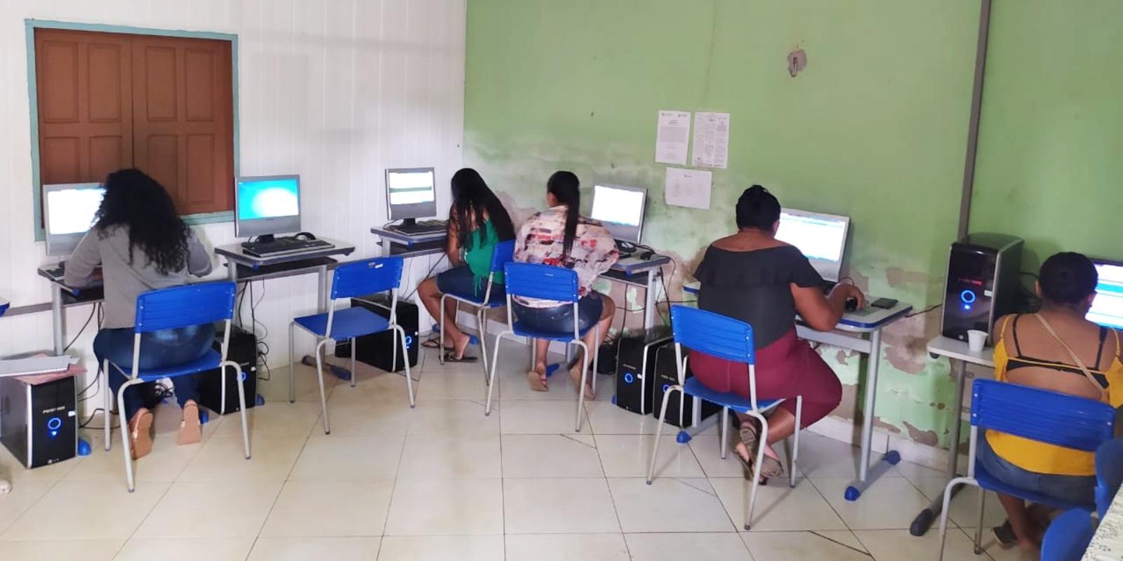 Faeap instala computadores no Sindicato Rural de Calçoene para as atividades EAD do curso técnico em Agronegócio