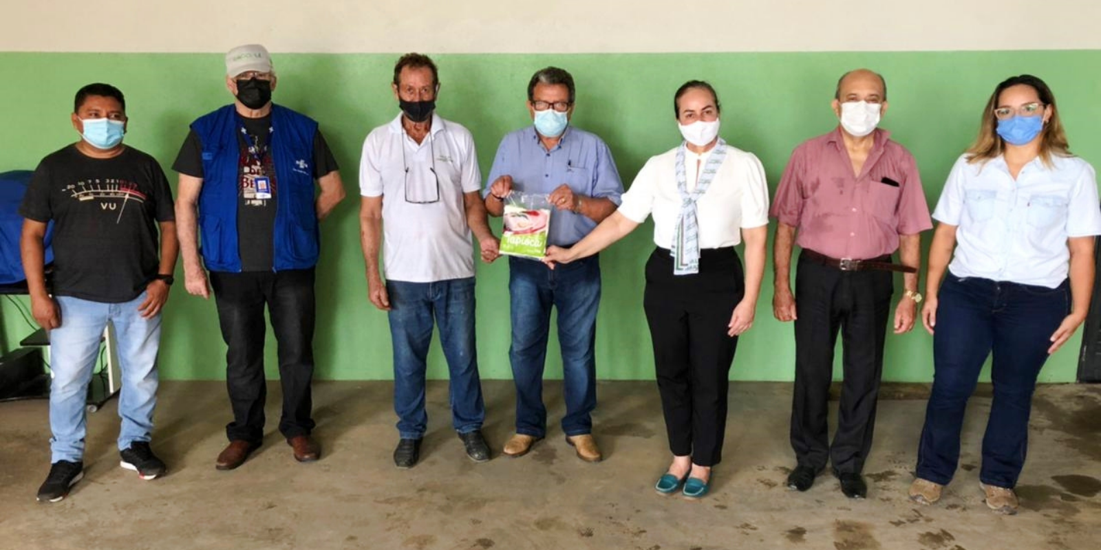 Presidente do Sistema Faeap/Senar visita empresa produtora de derivados da mandioca no Amapá