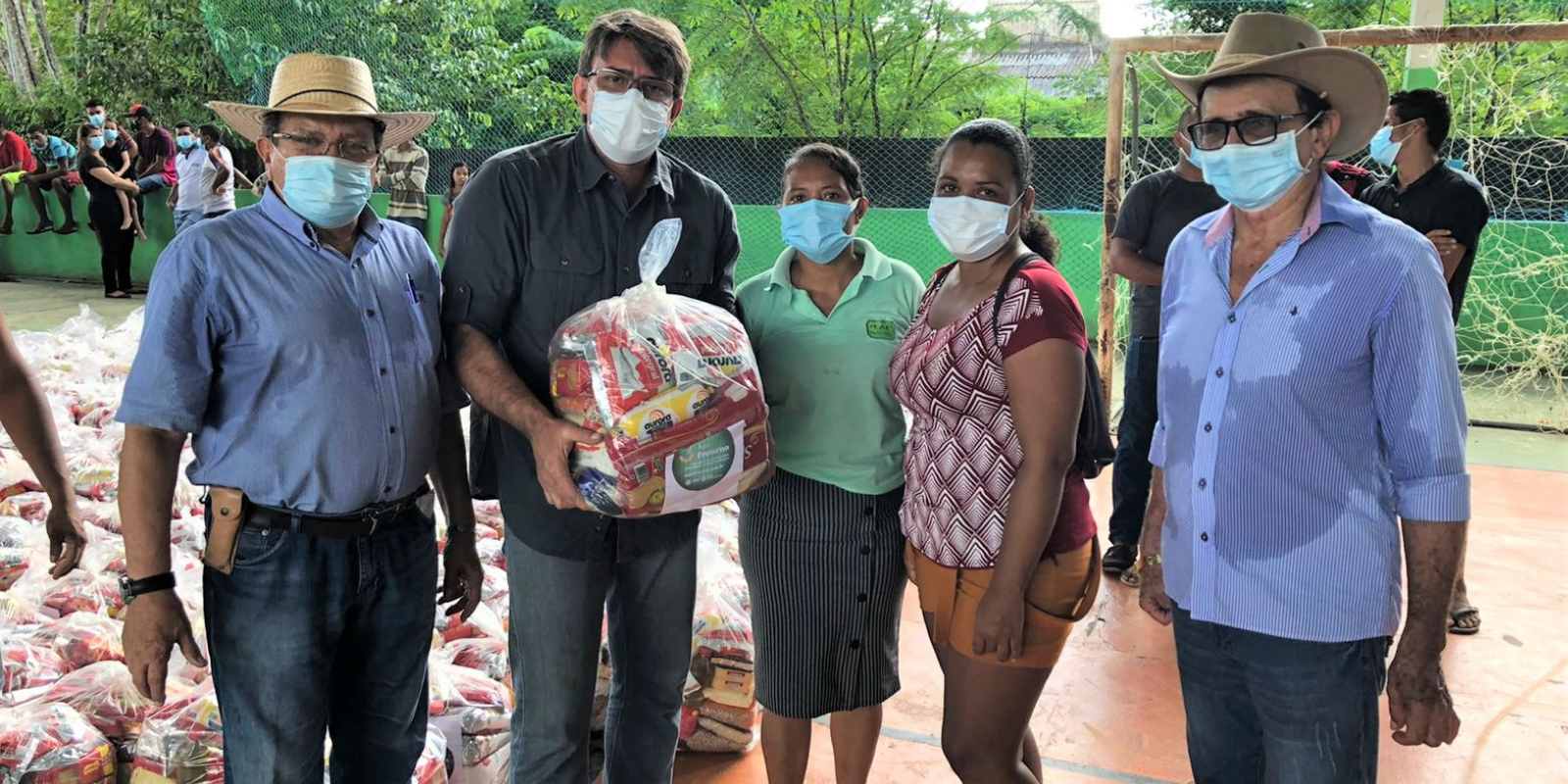 Movimento Agro Fraterno distribui cestas de alimentos no município de Pracuúba