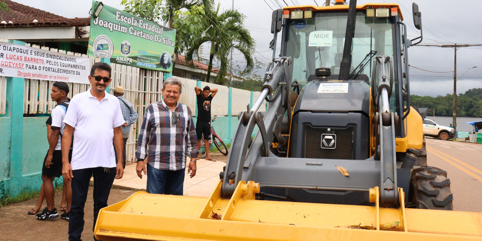 Sindicato Rural de Oiapoque entrega equipamentos agrícolas a produtores rurais do município, com emenda do Senador Lucas Barreto